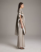 Model wearing Manta Comunidad in Textured Cotton, showcasing its design and texture.