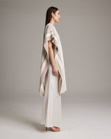 Model wearing Manta Comunidad in Textured Cotton, showcasing its design and texture.