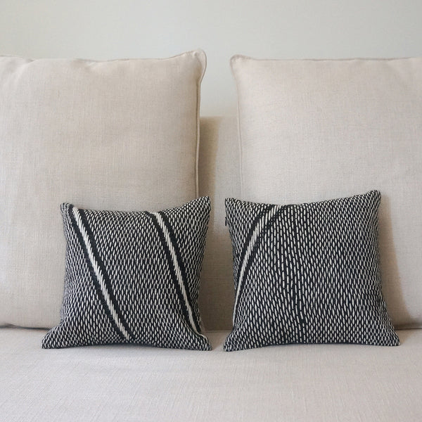 Small white throw discount pillows