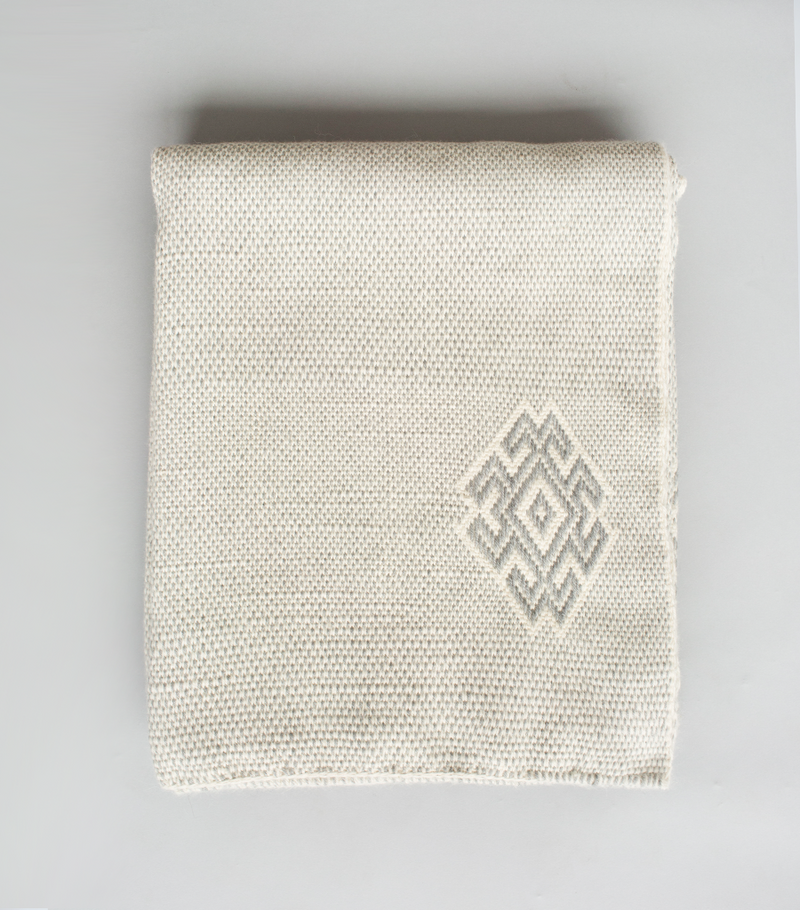 Araña Blanket in Ivory
