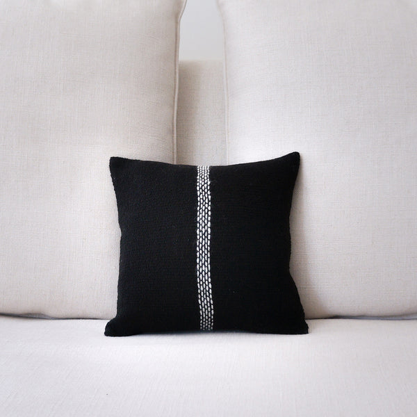 Small black throw pillows deals