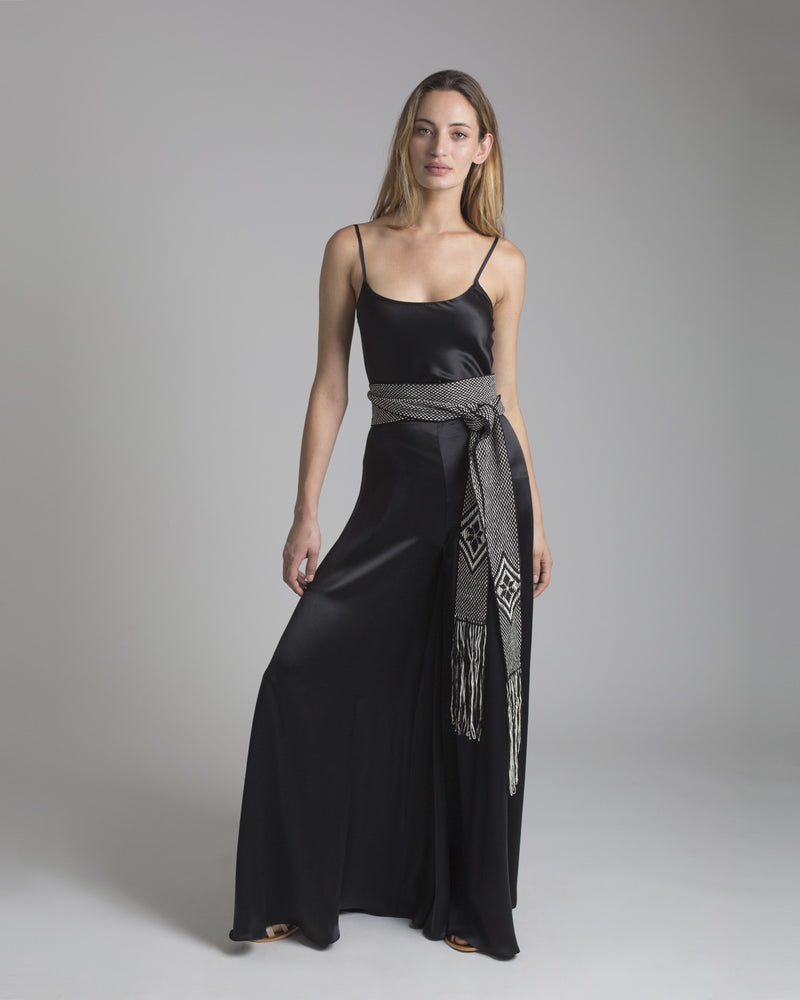 Black/Ivory