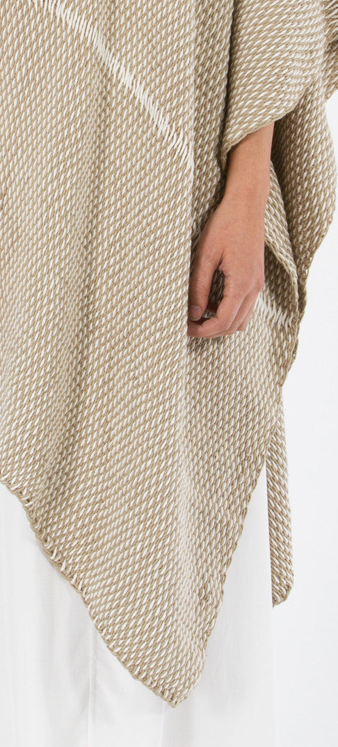 Lineas Shawl: Straight Pima cotton - sand with ivory (detail)